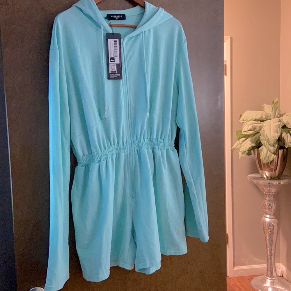 Hooded long sleeve mini short romper